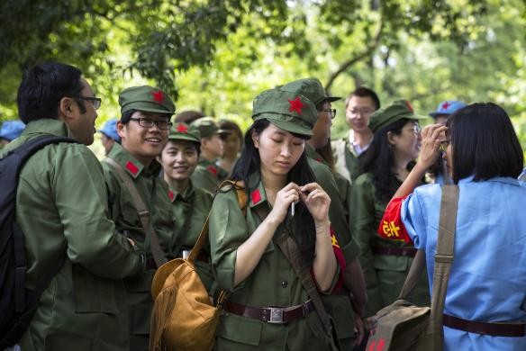 Hinh anh dai gia Trung Quoc choi ngong bao ca nha hang-Hinh-10